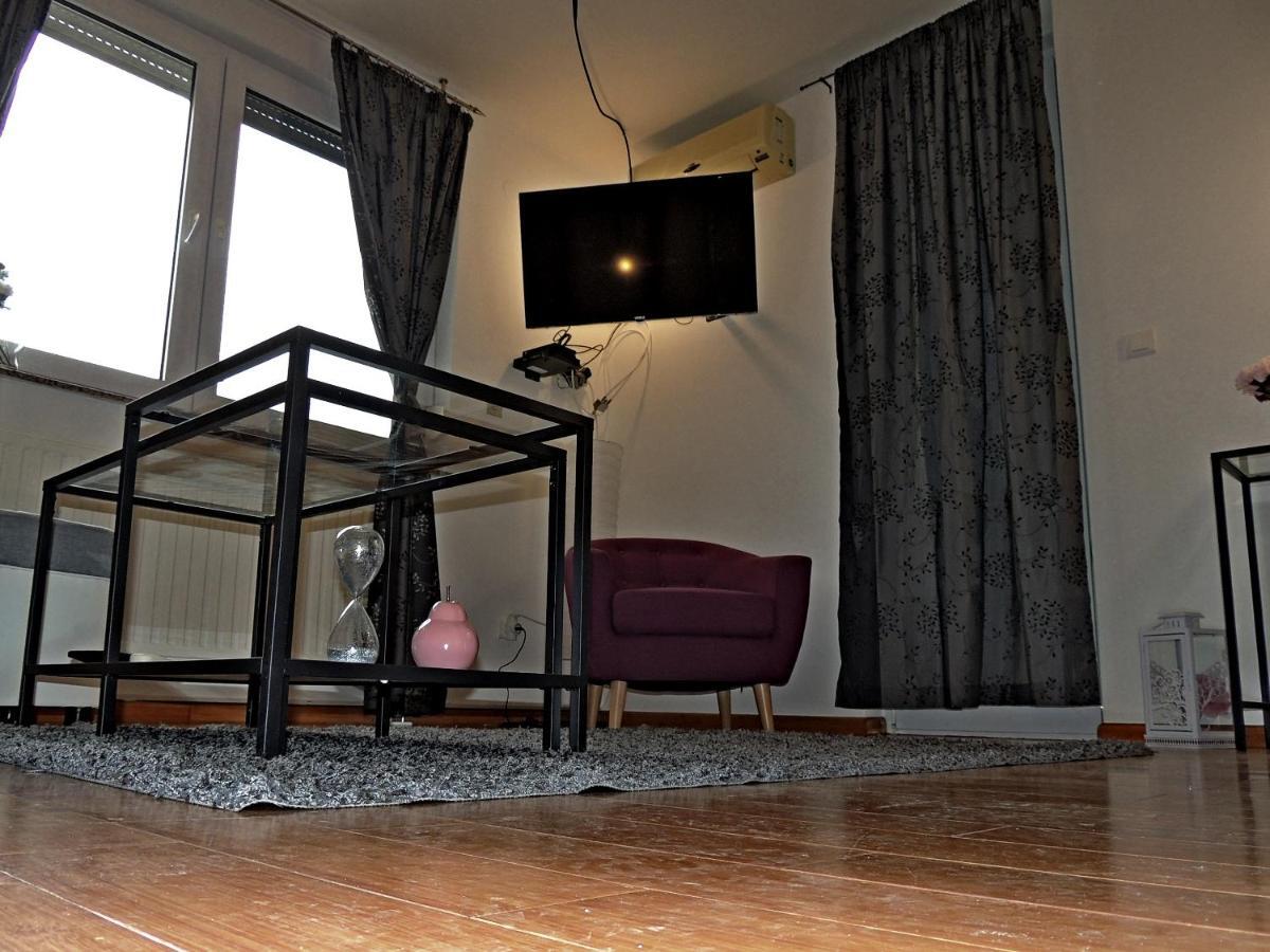 Factory - Self Check In Apartment Osijek Exterior foto
