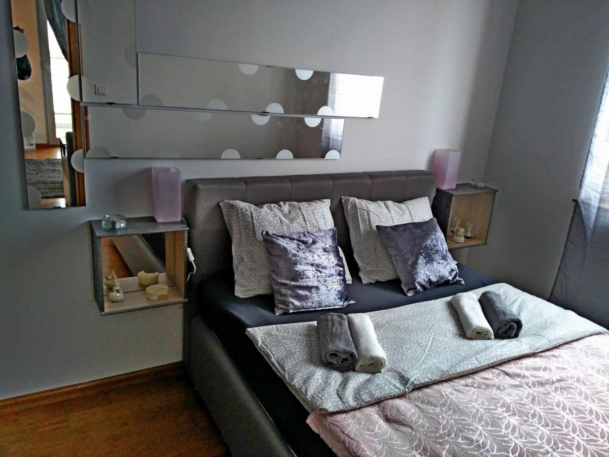 Factory - Self Check In Apartment Osijek Exterior foto