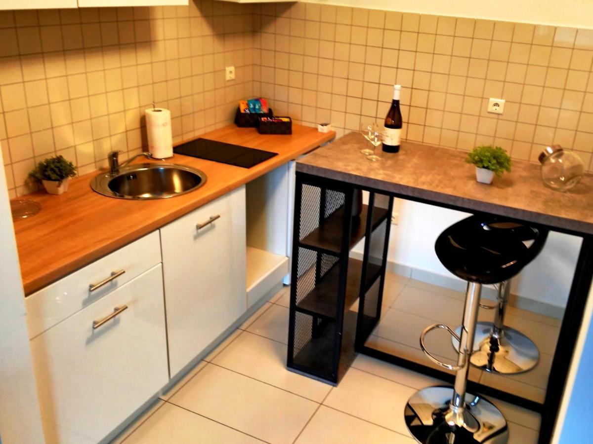 Factory - Self Check In Apartment Osijek Exterior foto