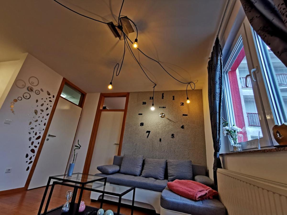 Factory - Self Check In Apartment Osijek Exterior foto