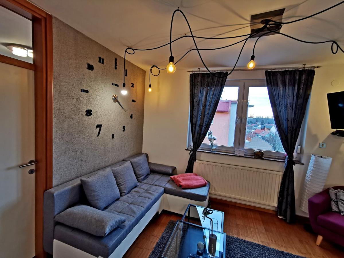 Factory - Self Check In Apartment Osijek Exterior foto